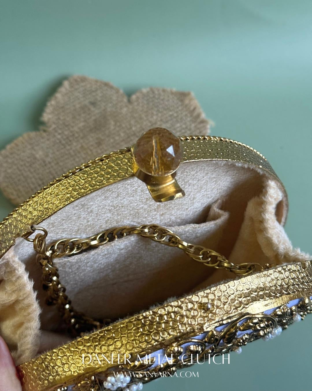Daneer Metal Clutch