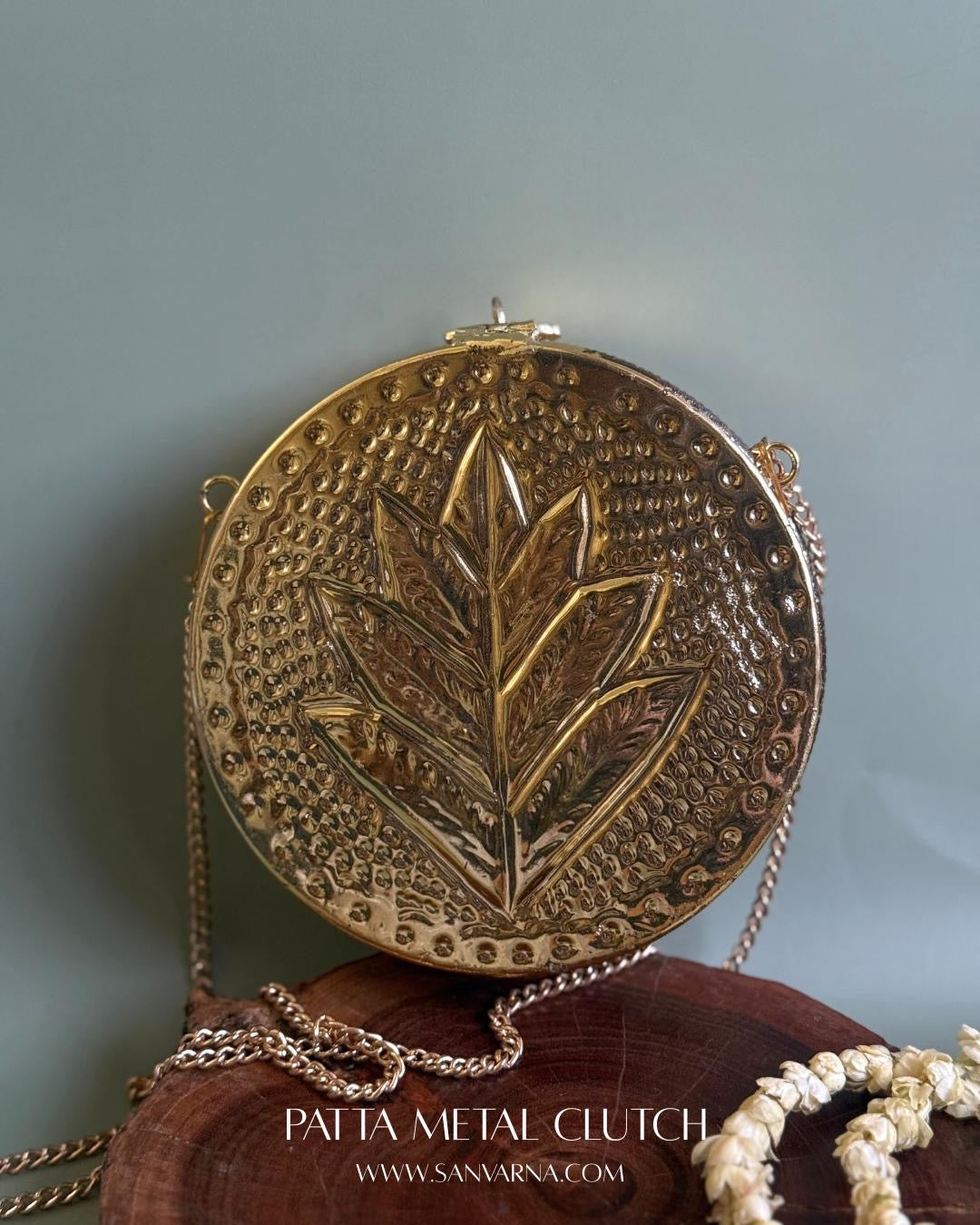 Patta Metal Clutch